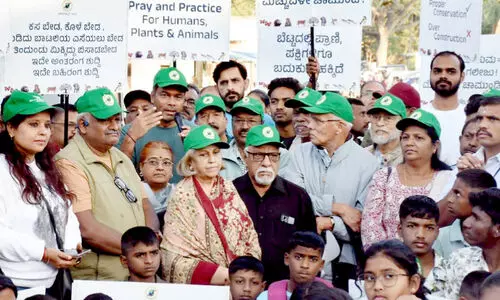 ചാമുണ്ഡി ഹില്‍സിലെ വികസന പ്രവര്‍ത്തനം; പ്രതിഷേധവുമായി പരിസരക്കാഗി നാവു