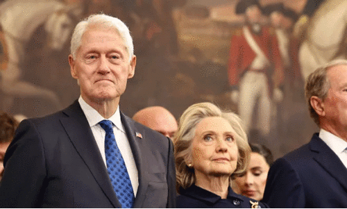 എപ്സ്റ്റീൻ ഫയൽ; കോൺഗ്രസ് പാനലിന് മുന്നിൽ മൊഴി നൽകാൻ മുൻ പ്രസിഡന്റ് ബിൽ ക്ലിന്റണും ഭാര്യയും