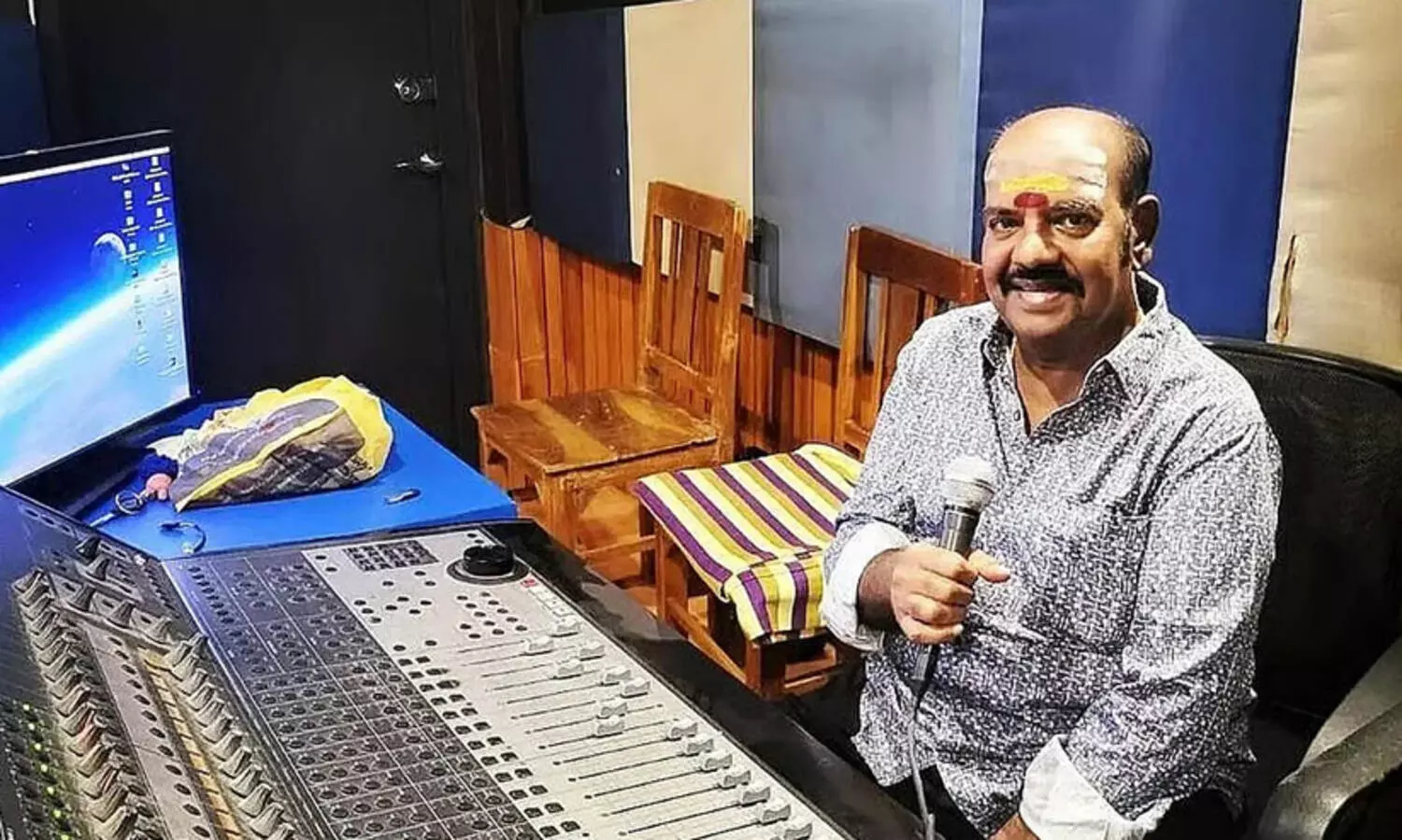 വരവായൊരാതിരയിലെ മകരനിലാവായ്...