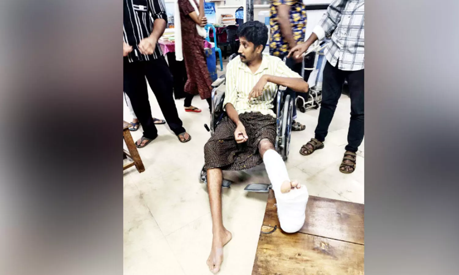 വാഹനമിടിപ്പിച്ച്‌ കൊലപ്പെടുത്താൻ ശ്രമം; എക്‌സൈസ്‌ സിവിൽ ഓഫിസർക്ക്‌ പരിക്ക്‌