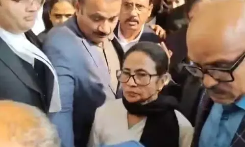 സുപ്രീംകോടതിയിൽ തീപ്പൊരി വാദങ്ങളുമായി മമത ബാനർജി