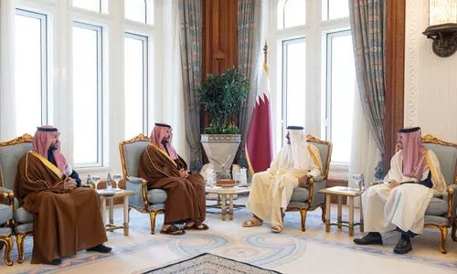 സൗദി പ്രതിരോധമന്ത്രി ഖത്തർ അമീറുമായി കൂടിക്കാഴ്ച നടത്തി