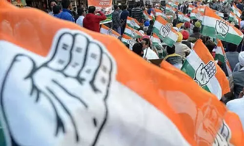 അ​മ​ര​മ്പ​ല​ത്ത് കോ​ൺ​ഗ്ര​സി​ൽ വി​ഭാ​ഗീ​യ​ത രൂ​ക്ഷം; പോ​ര് തെ​രു​വി​ലേ​ക്ക്