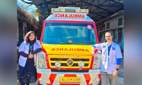 ആംബുലൻസിനുള്ളിൽ യുവതിക്ക് സുഖപ്രസവം
