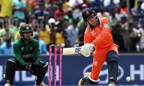 നെതർലൻഡ്സിനെതിരെ വിറച്ച് ജയിച്ച് പാകിസ്താൻ; അവസാന ഓവർ വരെ പൊരുതി ഓറഞ്ച് പട