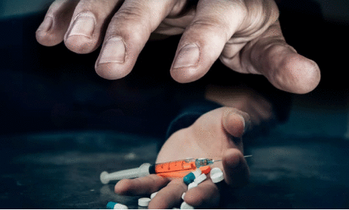 ലഹരിക്കേസിൽ കുരുങ്ങി ജില്ല