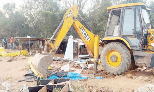 വിജയ നഗർ സ്​​പോ​ർ​ട്സ് കോം​പ്ല​ക്സ്​  ഏ​റ്റെ​ടു​ത്ത ഭൂ​മി​യി​ലെ കൈ​യേ​റ്റം ഒ​ഴി​പ്പി​ച്ചു