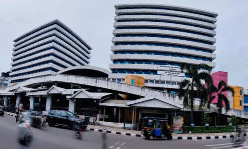 കെ.​എ​സ്.​ആ​ർ.​ടി.​സി ടെ​ർ​മി​ന​ൽ; തൂണുകൾക്ക് ബലക്ഷയമില്ല, സ്ലാബുകളിവും ബീമിലും വിള്ളൽ