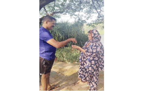 മലമ്പുഴ ചെക്ക്ഡാമിൽനിന്ന് സ്വർണമാല വീണ്ടെടുത്ത് മുസ്തഫ