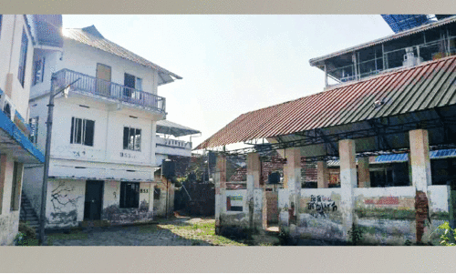 ഹാളുകൾ അടച്ചു പൂട്ടി നഗരസഭ;  നെട്ടോട്ടത്തിൽ നാട്ടുകാർ