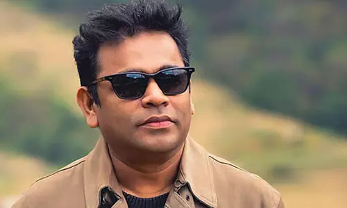 ആ ട്യൂൺ പ്ലേ ചെയ്ത് കഴിഞ്ഞപ്പോൾ ഞാൻ കരയാൻ തുടങ്ങി; ശാരീരികമായി തളർന്നിരുന്ന അവസ്ഥയിലാണ് വെണ്ണിലവേ വെണ്ണിലവേ എന്ന ഈണം മനസ്സിലേക്ക് എത്തിയത് -എ.ആർ. റഹ്മാൻ