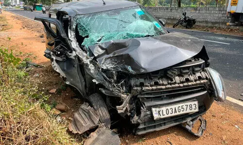 വാഹനങ്ങൾ കൂട്ടിയിടിച്ചു; കാർ ഡ്രൈവർക്ക് പരിക്ക്