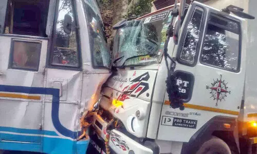 ചുരത്തിൽ കെ.എസ്.ആർ.ടി.സി ബസും ലോറിയും കൂട്ടിയിടിച്ച് 38 പേർക്ക് പരിക്ക്