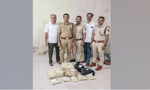 ഇതര സംസ്ഥാന തൊഴിലാളി ലേബർ ക്യാമ്പുകളിൽ റെയ്ഡ്; കഞ്ചാവ് പിടികൂടി ഇതര സംസ്ഥാന തൊഴിലാളി ലേബർ ക്യാമ്പുകളിൽ റെയ്ഡ്; കഞ്ചാവ് പിടികൂടി