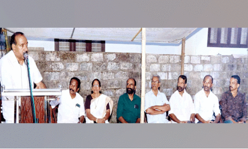 പൂയപ്പള്ളി അടിപ്പാത നിർമാണം; സം​യു​ക്ത ജനകീയ സമര സമിതി   തുടർസത്യഗ്രഹം തുടങ്ങി