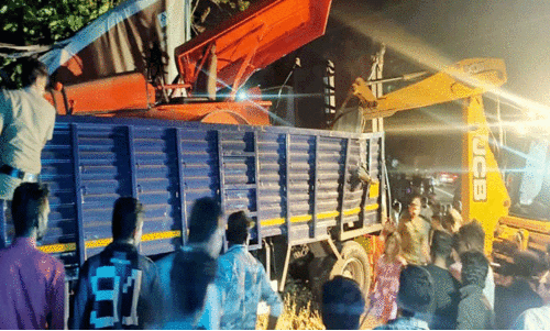 അ​പ​ക​ട മു​ന​മ്പാ​യി നെ​ല്ലാ​പ്പാ​റ വ​ള​വ്