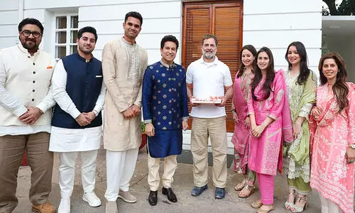 രാഹുൽ ഗാന്ധിക്കൊപ്പമുള്ള ചിത്രം ഡിലീറ്റ് ചെയ്യാൻ സചിന് മേൽ സമ്മർദമുണ്ടായി; ആരോപണവുമായി കോൺഗ്രസ്