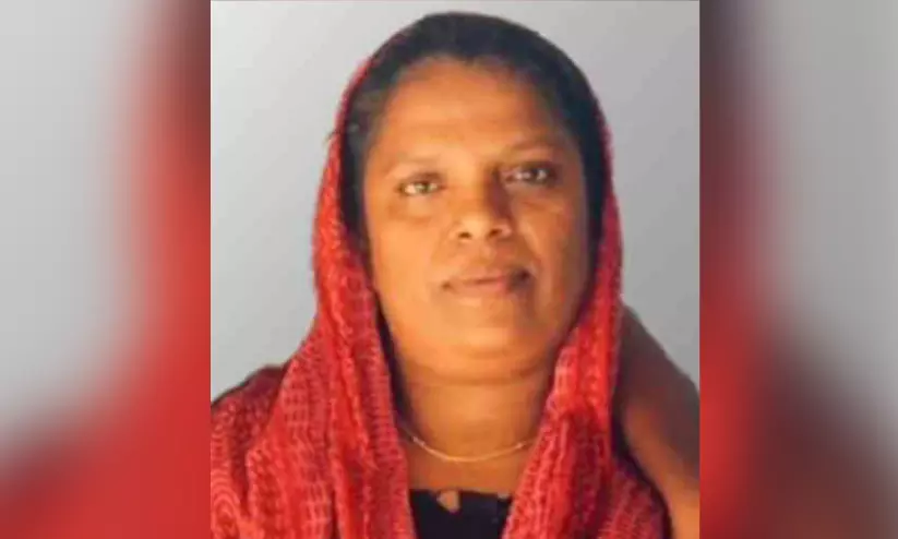 വീട്ടമ്മയുടെ ആത്മഹത്യക്ക് പിന്നില് പലിശക്കാരുടെ ഭീഷണിയെന്ന് വീട്ടമ്മയുടെ ആത്മഹത്യക്ക് പിന്നില് പലിശക്കാരുടെ ഭീഷണിയെന്ന്