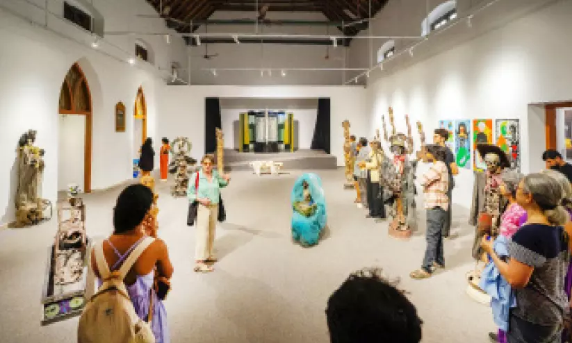 പാഴ്വസ്തുക്കൾക്ക് കലയിലൂടെ പുനർജന്മം; ഹെയ്തി കലാകാരന്മാർ ബിനാലെയിൽ പാഴ്വസ്തുക്കൾക്ക് കലയിലൂടെ പുനർജന്മം; ഹെയ്തി കലാകാരന്മാർ ബിനാലെയിൽ