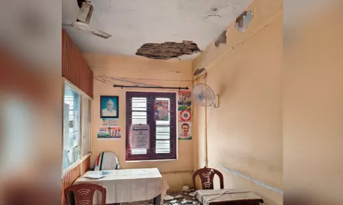 കോർപ്പറേഷൻ കെട്ടിടത്തിന്റെ സീലിങ് അടർന്നുവീണു