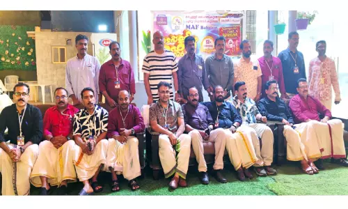 മ​ട​പ്പ​ള്ളി സ്കൂ​ൾ പൂ​ർ​വ​വി​ദ്യാ​ർ​ഥി സം​ഘ​ട​ന കു​ടും​ബ​സം​ഗ​മം ന​ട​ത്തി