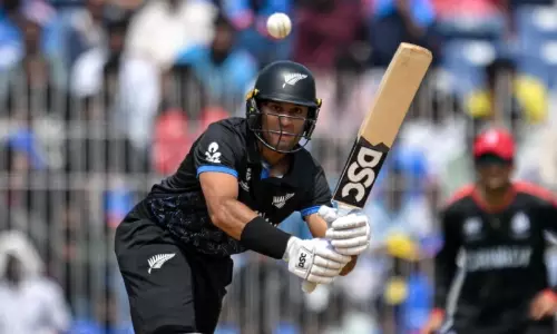 യുവരാജ് സമ്രയുടെ സെഞ്ച്വറി പാഴായി, കാനഡയെ തകർത്ത് രചിനും ഗ്ലെൻ ഫിലിപ്സും; എട്ടുവിക്കറ്റ് ജയത്തോടെ കിവികൾ സൂപ്പർ എട്ടിൽ