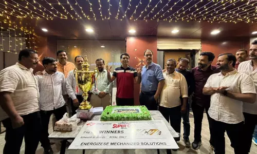 യാംബു സഫ ഇലക്ട്രോണിക്സ് എഫ്.സി ടീം വിജയാഘോഷം