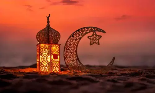 മാസപ്പിറ തെളിഞ്ഞു; ഗൾഫിൽ വ്രതാരംഭം