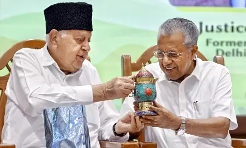 ‘നിങ്ങൾ അറിയുമോ ഞങ്ങൾ എങ്ങനെ ജീവിക്കുന്നുവെന്ന്’; വിതുമ്പി ഫാറൂഖ് അബ്ദുല്ല ‘നിങ്ങൾ അറിയുമോ ഞങ്ങൾ എങ്ങനെ ജീവിക്കുന്നുവെന്ന്’; വിതുമ്പി ഫാറൂഖ് അബ്ദുല്ല