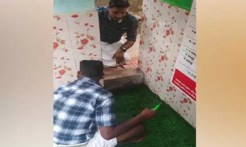 അംഗൻവാടിയിൽ സ്വന്തം ചെലവിൽ കാർപറ്റ് നൽകി പഞ്ചായത്ത് അംഗം