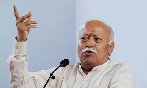 ഇന്ത്യൻ മുസ്‍ലിംകൾ ഹിന്ദുക്കൾ; ‘ഘർ വാപസി’ നടത്തണം; ഹിന്ദു കുടുംബങ്ങളിൽ മൂന്ന് കുട്ടികൾ വേണം -മോഹൻ ഭഗവത്