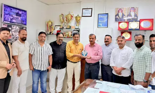 യാത്രയയപ്പ് നൽകി