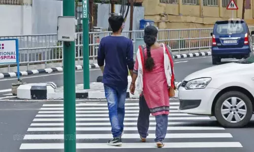 സേഫല്ല, കാൽ നട യാത്രക്കാരും, ഒരു വർഷത്തിനി​ടെ നഷ്ടമായത്​​ 1702 ജീവൻ