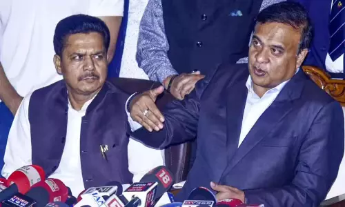 മലക്കംമറിഞ്ഞ് അസം കോൺഗ്രസ് മുൻ പ്രസിഡന്റ് ഭൂപൻ ബോറ; 22ന് ബി.ജെ.പി പ്രവേശനം;   വീട്ടിലെത്തി കൂടികാഴ്ച നടത്തി ഹിമന്ത ബിശ്വ ശർമ