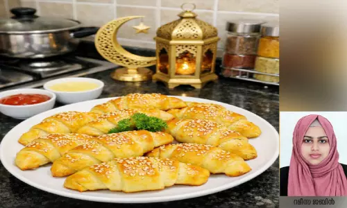 സ്പെ​ഷ​ൽ ചി​ക്ക​ൻ ക്ര​സ​ന്റ് റോ​ൾ​സ്