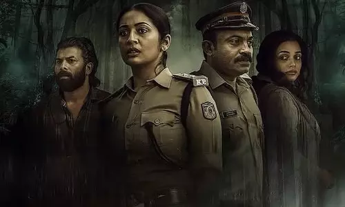നവ്യ നായർ പൊലീസ് വേഷത്തിൽ എത്തിയ ക്രൈം ത്രല്ലർ ചിത്രം പാതിരാത്രി ഒ.ടി.ടിയിലേക്ക്