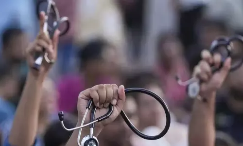 മെഡിക്കൽ കോളജ് ഡോക്ടർമാരുടെ സമരം; ഡയസ് നോൺ നിർബന്ധമാക്കി ആരോഗ്യവകുപ്പ്