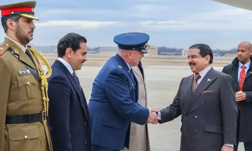 വാഷിങ്ടണിൽ ‘ബോർഡ് ഓഫ് പീസ്’ ഉച്ചകോടി: ഹമദ് രാജാവ് യു.എസിലെത്തി; ഗസ്സ സമാധാന പദ്ധതിക്ക് പൂർണ പിന്തുണ