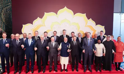 എ.ഐ ഇംപാക്ട്​ ഉച്ചകോടിയിൽ പ​ങ്കെടുത്ത്​ ശൈഖ്​ ഖാലിദ്​