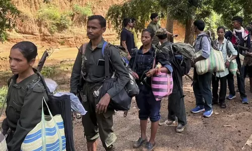 ബിഹാർ നക്സൽ മുക്തം; 3 ലക്ഷം ഇനാം പ്രഖ്യാപിച്ച മാവോയിസ്റ്റ് കീഴടങ്ങി