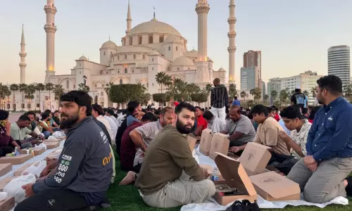 ഫു​ജൈ​റ ശൈ​ഖ് സാ​യി​ദ് ഗ്രാ​ന്‍ഡ്‌ മോ​സ്കി​ല്‍ വി​പു​ല ഇ​ഫ്താ​ര്‍