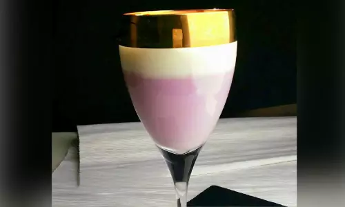 റമദാൻ ടേസ്റ്റ്: ആ​പ്പി​ൾ-പോ​മി​ഗ്രാ​നേ​റ്റ് മി​ൽ​ക്‌ ഷേ​ക്ക്