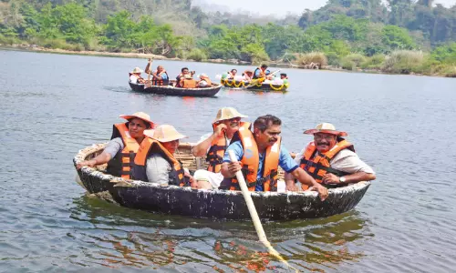 കു​ട്ട​വ​ഞ്ചി സ​വാ​രി ആ​രം​ഭി​ച്ചു