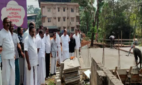 കോ​ഴി​കൊ​ത്തി​പ്പാ​ലം ആ​ദ്യ​ഘ​ട്ട കോ​ൺ​ക്രീ​റ്റി​ങ്