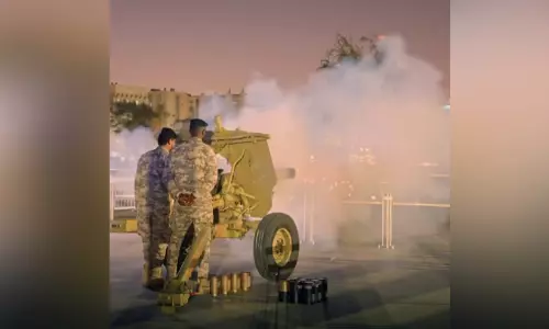 ഇ​ഫ്താ​ർ സ​മ​യ​മ​റി​യി​ച്ച് പീ​ര​ങ്കി​മു​ഴ​ക്കം; അ​റി​യി​പ്പു​മാ​യി ഏ​ഴി​ട​ങ്ങ​ളി​ൽ സ​ജീ​വം