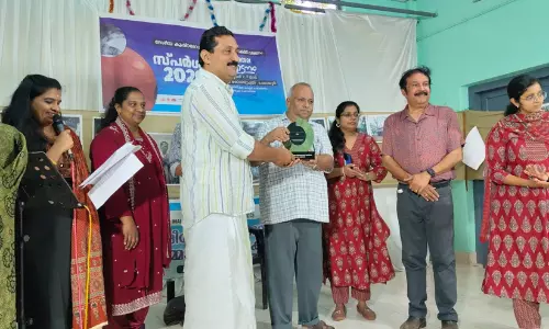 കോഴിക്കോട് ഡെർമറ്റോളജി ആശുപത്രിയുടെ ആദരം റിയാദിലെ കേളി കലാസാംസ്‌കാരിക വേദിക്ക്