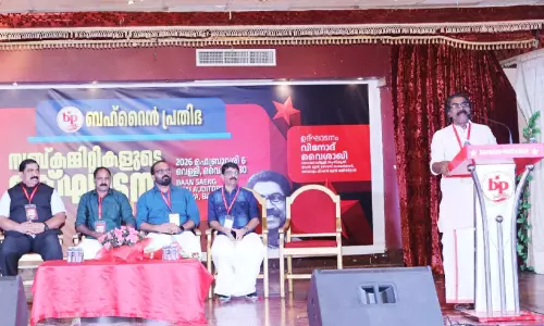 ക​ല​യും സാ​ഹി​ത്യ​വും സാ​മൂ​ഹി​ക അടി​ത്ത​റ​യെ സ​മ്പ​ന്ന​മാ​ക്കും - വി​നോ​ദ് വൈ​ശാ​ഖി