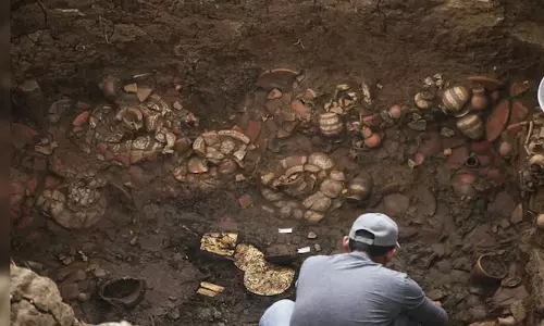 പനാമയിൽ 1000 വർഷം പഴക്കമുളള ശവകുടീരത്തിൽ കണ്ടെത്തിയത് മനുഷ്യാസ്ഥികൂടവും സ്വർണവും