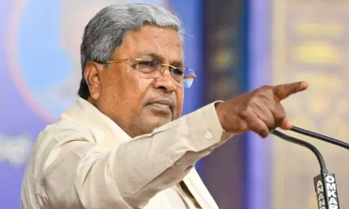 നിയമന, സ്ഥലം മാറ്റങ്ങൾക്ക് ആരെയും സമീപിക്കരുത്, ഏജന്റുമാരെ കരുതിയിരിക്കണം -മുഖ്യമന്ത്രി