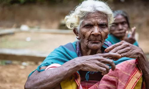 മന്ത്രിയുടെ മണ്ഡലത്തിൽ ഒരു പതിറ്റാണ്ടായി നീതി തേടി ഗോത്രജനത മന്ത്രിയുടെ മണ്ഡലത്തിൽ ഒരു പതിറ്റാണ്ടായി നീതി തേടി ഗോത്രജനത